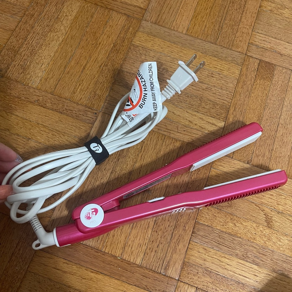 T3 Hair Straightener